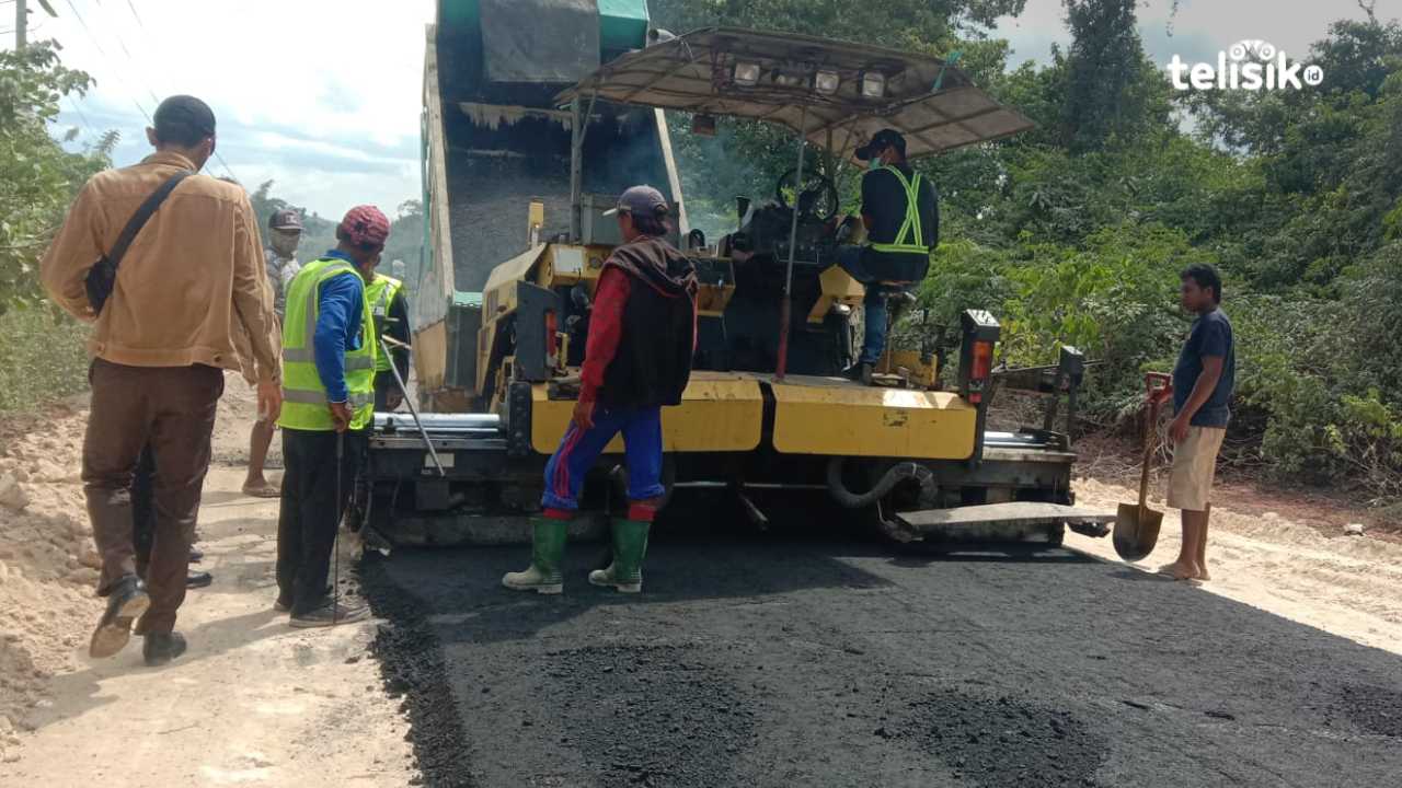 Terkendala Stok Aspal, Progam PEN Peningkatan Jalan Baru Capai 70 Persen