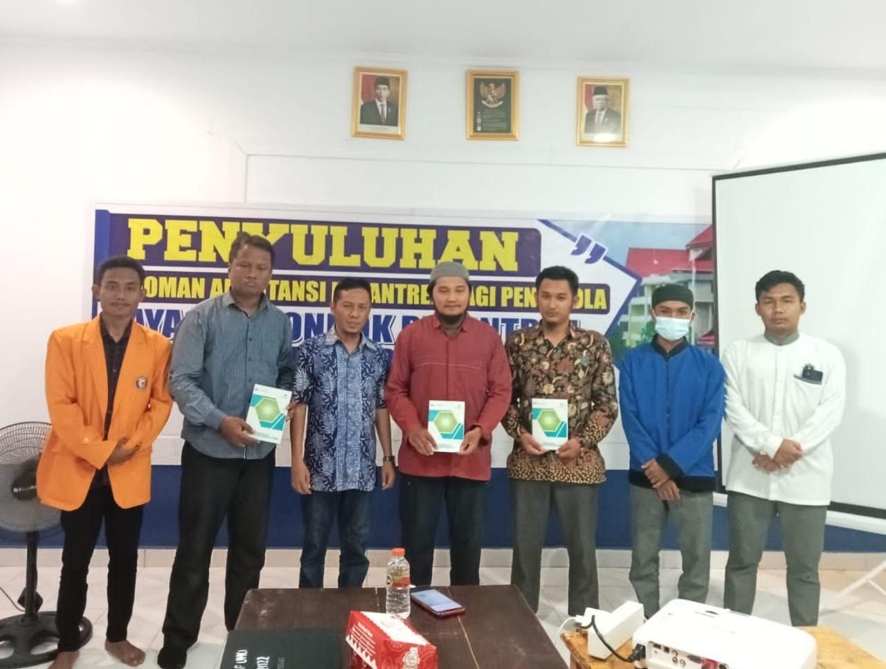 Tim Dosen UHO Beri Penyuluhan Akuntansi ke Pesantren Hidayatullah Kendari