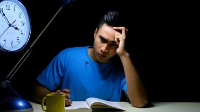 8 Tips Sehat Jika Terpaksa Begadang, Wajib Dicoba