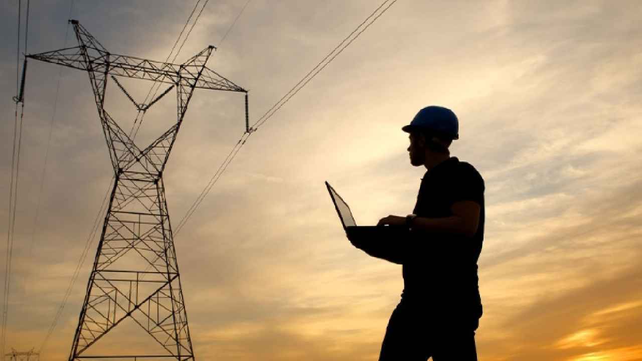 883 Rumah Tangga Miskin di Kolaka Utara Belum Tersentuh Listrik