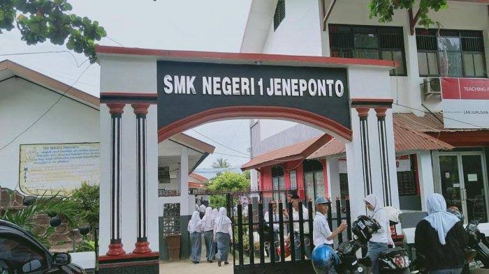 Bagikan Video Porno ke Siswi Oknum Guru Diberhentikan