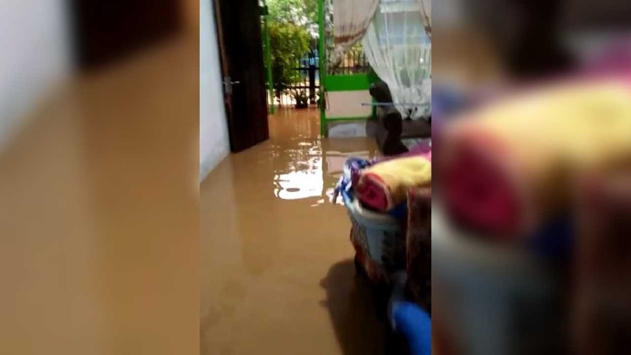 Banjir Disertai Lumpur Rendam Rumah Warga Kota Kendari