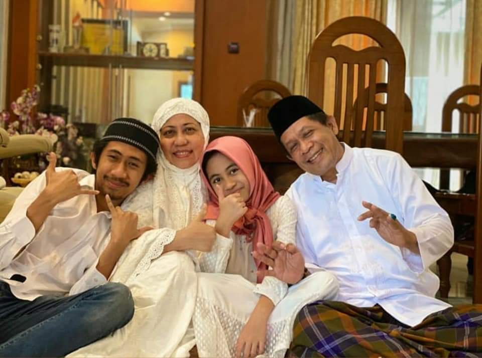 Kupas Politisi: Menyelami Pemikiran dan Perjuangan Ir Hugua