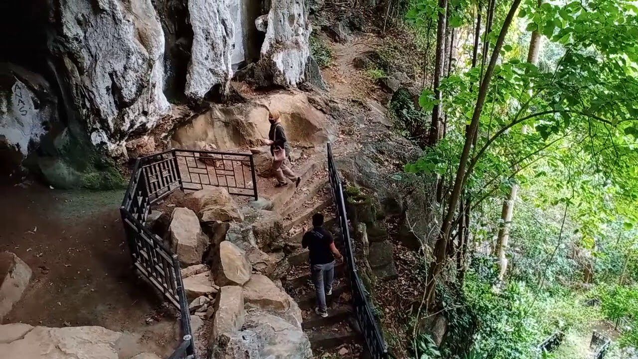 Pesona  Eksotis Gua Watuburi Bombana yang Merupakan Situs Prasejarah