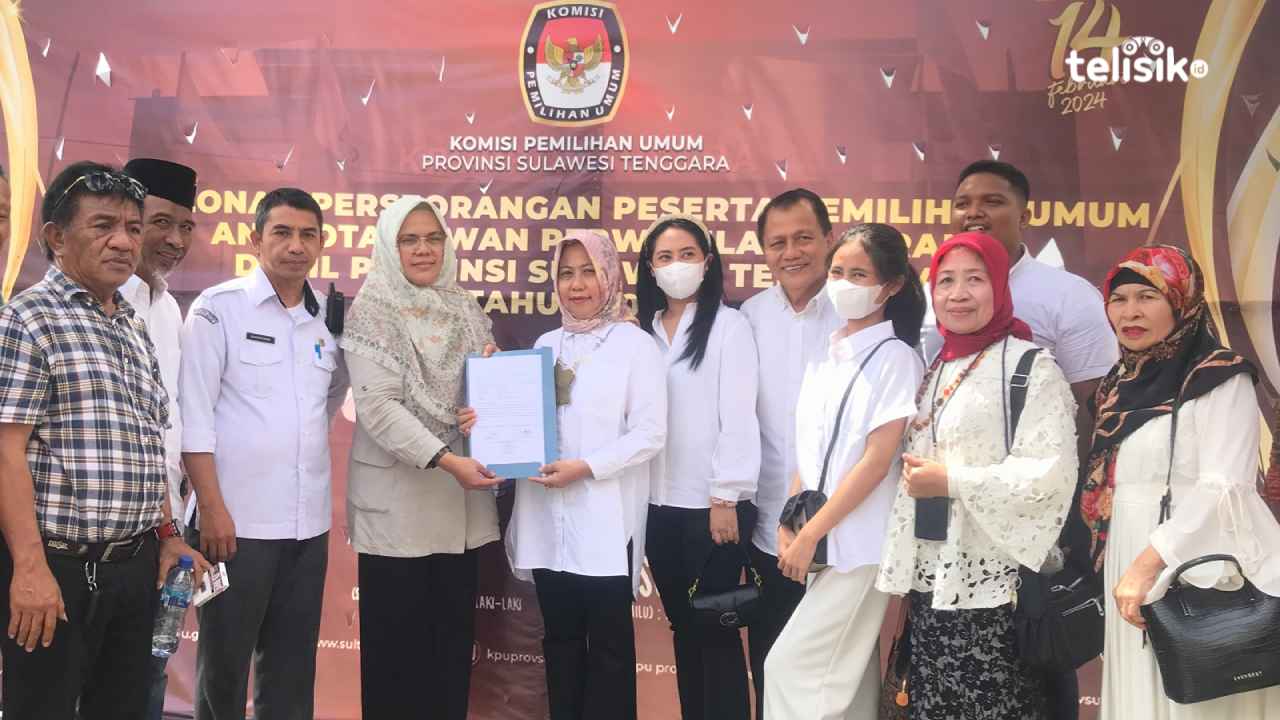 Ratna Lada Serahkan 5100 Dukungan Bakal Calon DPD RI ke KPU Sulawesi Tenggara