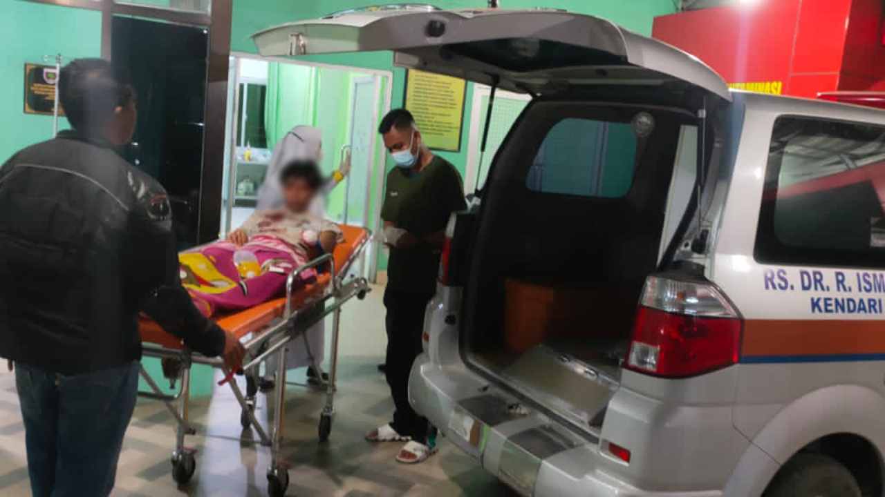 Remaja di Kendari Dikeroyok Sekelompok Orang Hingga Pergelangan Tangan Putus