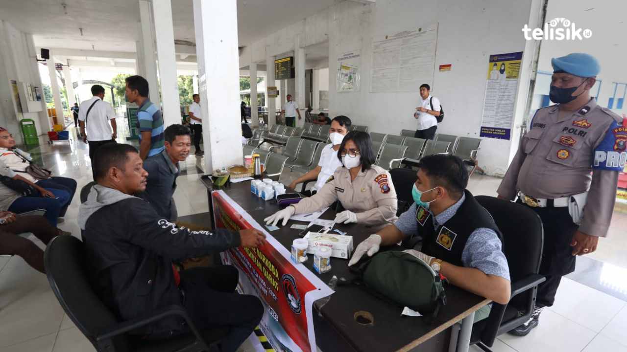 Sopir Bus Jurusan Medan Pangkalan Susu dan Banda Aceh Dites Urine Dadakan