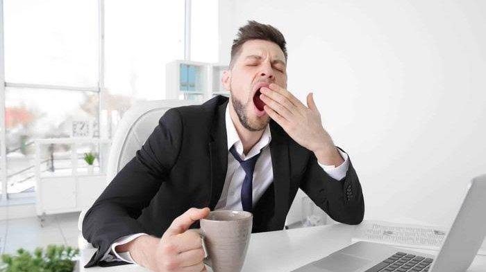 5 Cara Mudah Atasi Rasa Kantuk Saat Bekerja