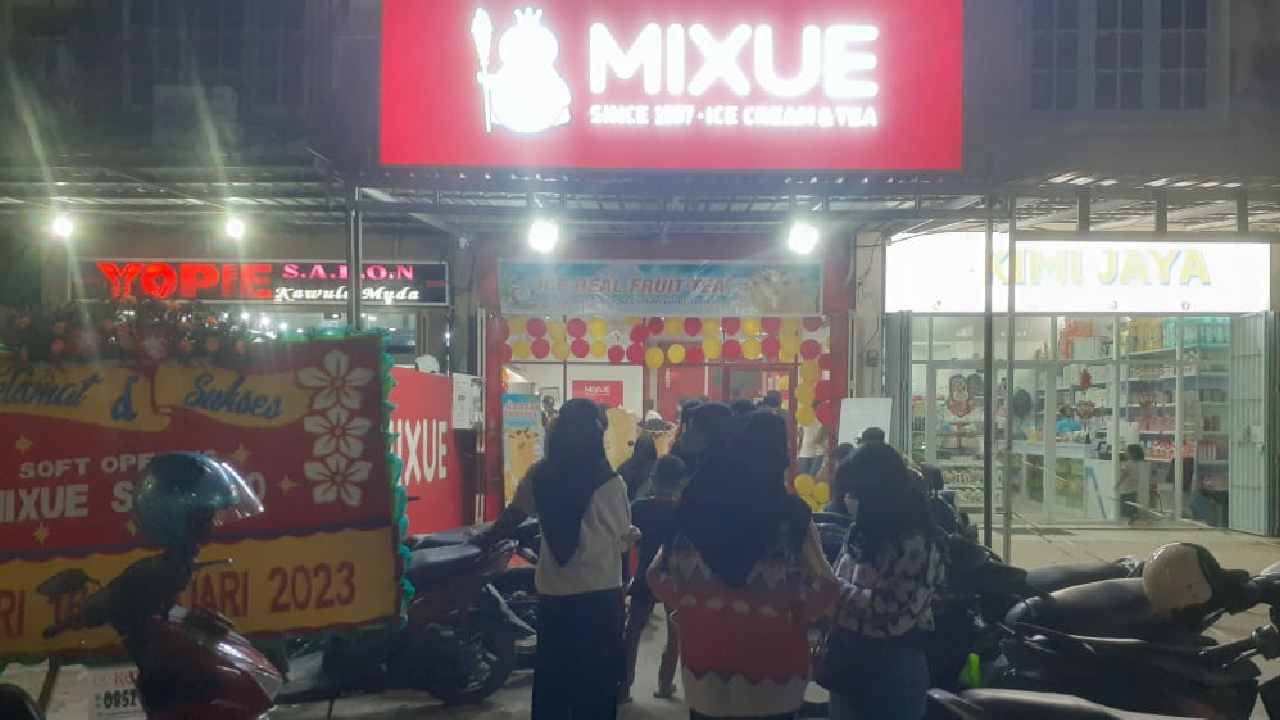 Ice Cream Viral Mixue Hadir di Kendari Pengunjung Siap-siap Antre