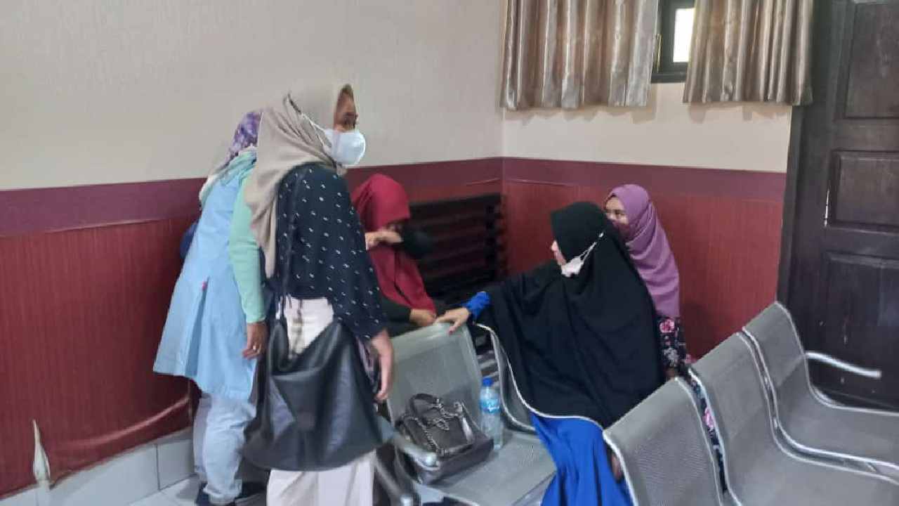 Korban Dugaan Pelecehan Prof B Menangis dalam Persidangan