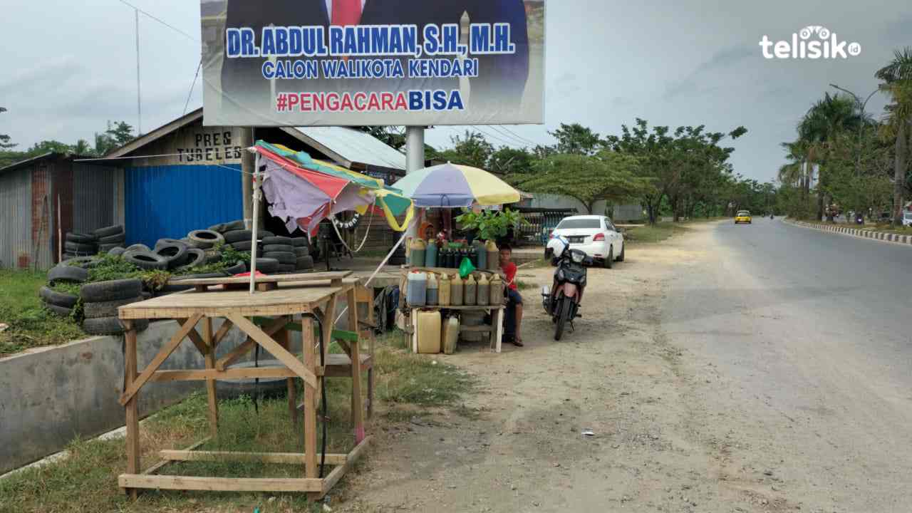 Pengendara Motor Pilih Beli BBM Pertalite Eceran Karena Antrean SPBU Padat