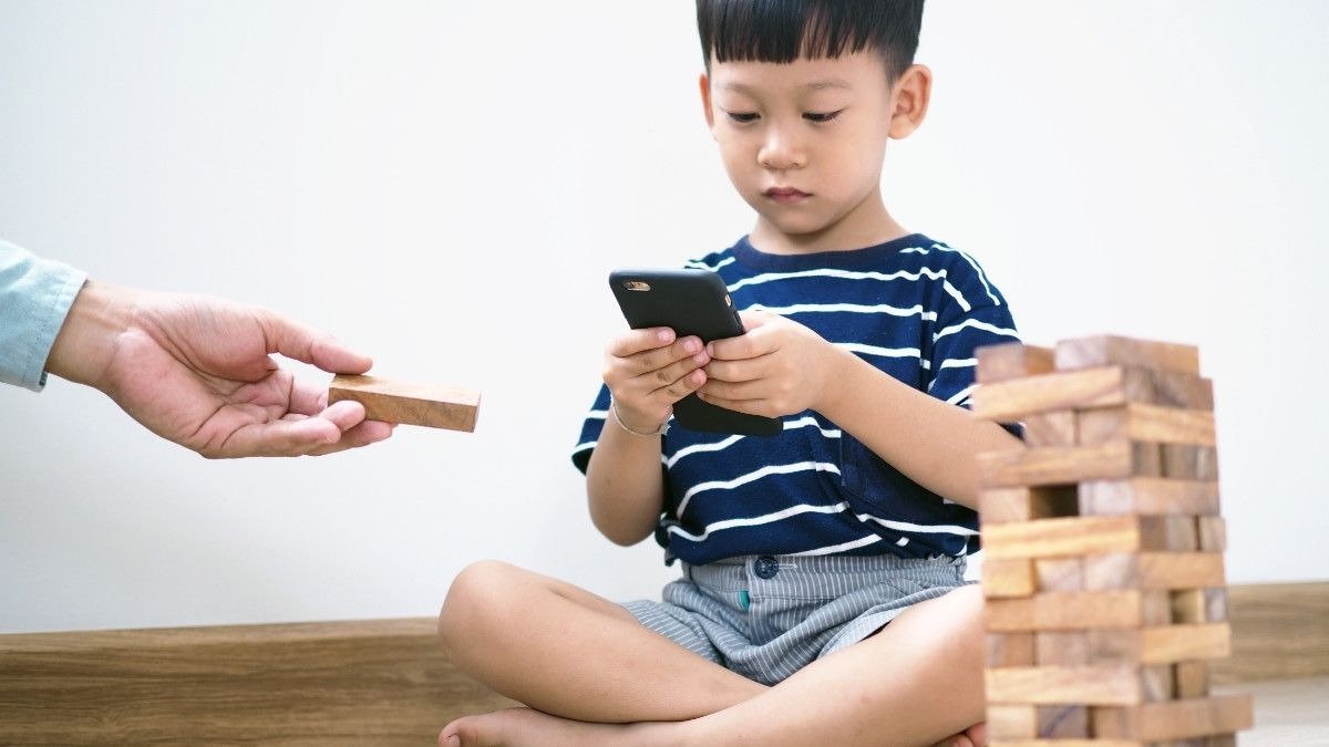 Tips Siasati Anak Agar Tak Main Gadget