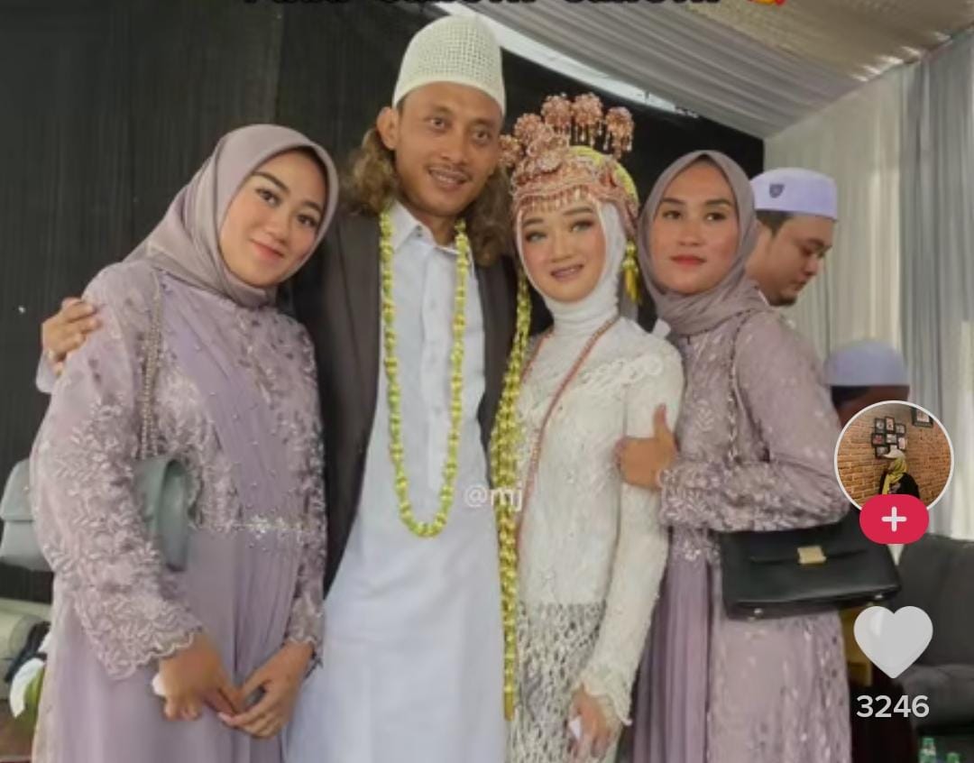 Viral: Pria Ini Menikah Lagi Didampingi Dua Istri, Ternyata Bukan Orang Sembarangan