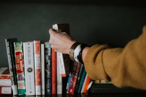 5 Cara Ampuh Rawat Buku agar Awet