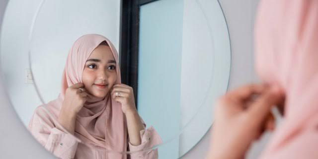 5 Rekomendasi Bahan Hijab Anti Kusut
