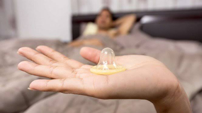 6 Cara Cegah Kondom Bocor Saat Bercinta