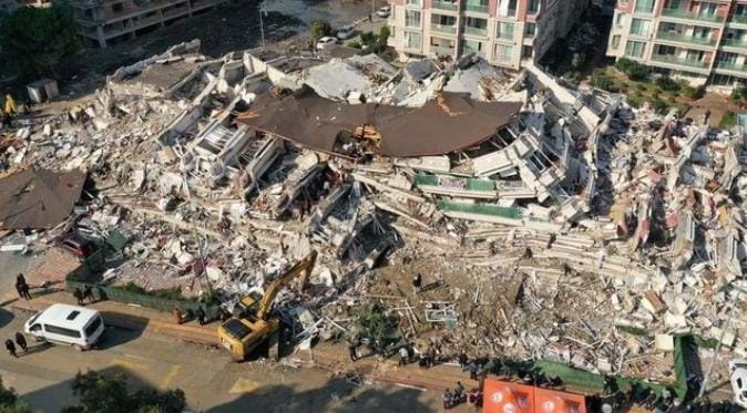 Korban Gempa Turki Bertambah Jadi 7800 Orang 