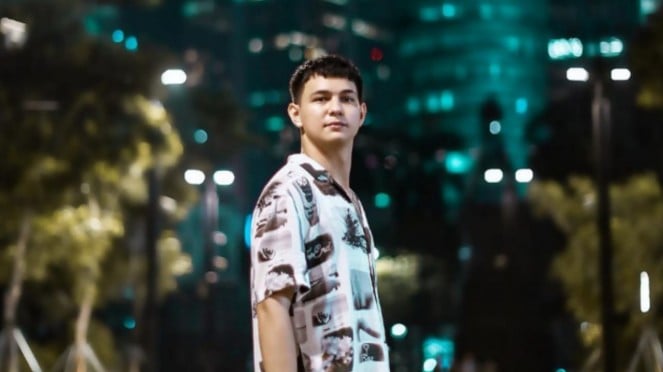 Artis Marcell Darwin Mualaf Tanpa Paksaan Siapapun