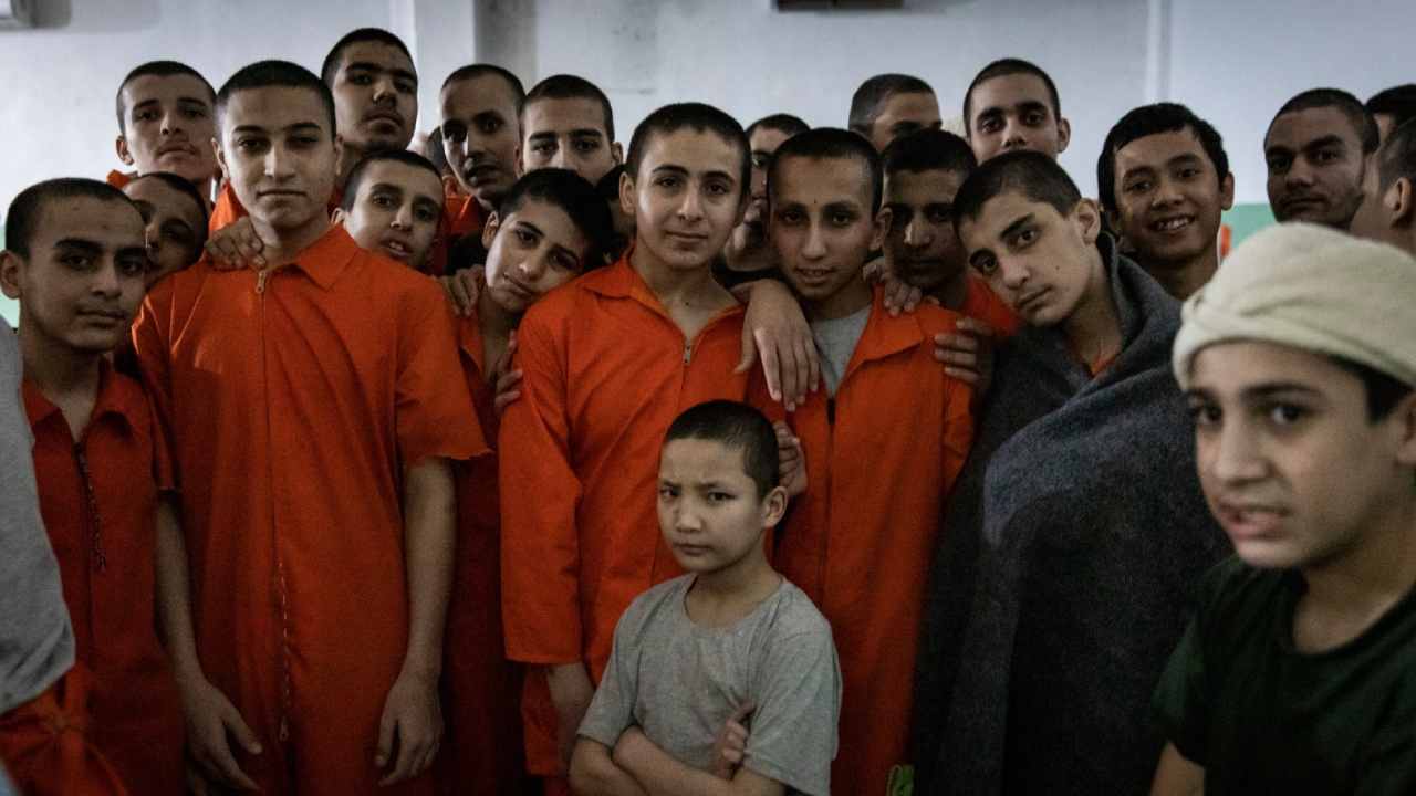 Bocah Laki-Laki Tahanan ISIS Dijadikan Budak Seks, Dipaksa Hamili Wanita