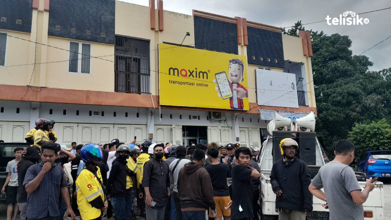 Driver Demo Tuntut Tutup Pendaftaran Maxim di Kendari