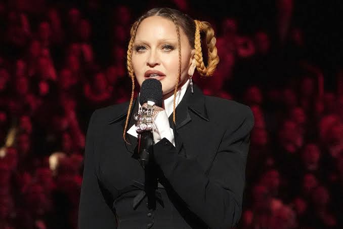 Grammy Awards: Wajah Baru Madonna Hingga Sam Smith Lakukan Pemanggilan Setan
