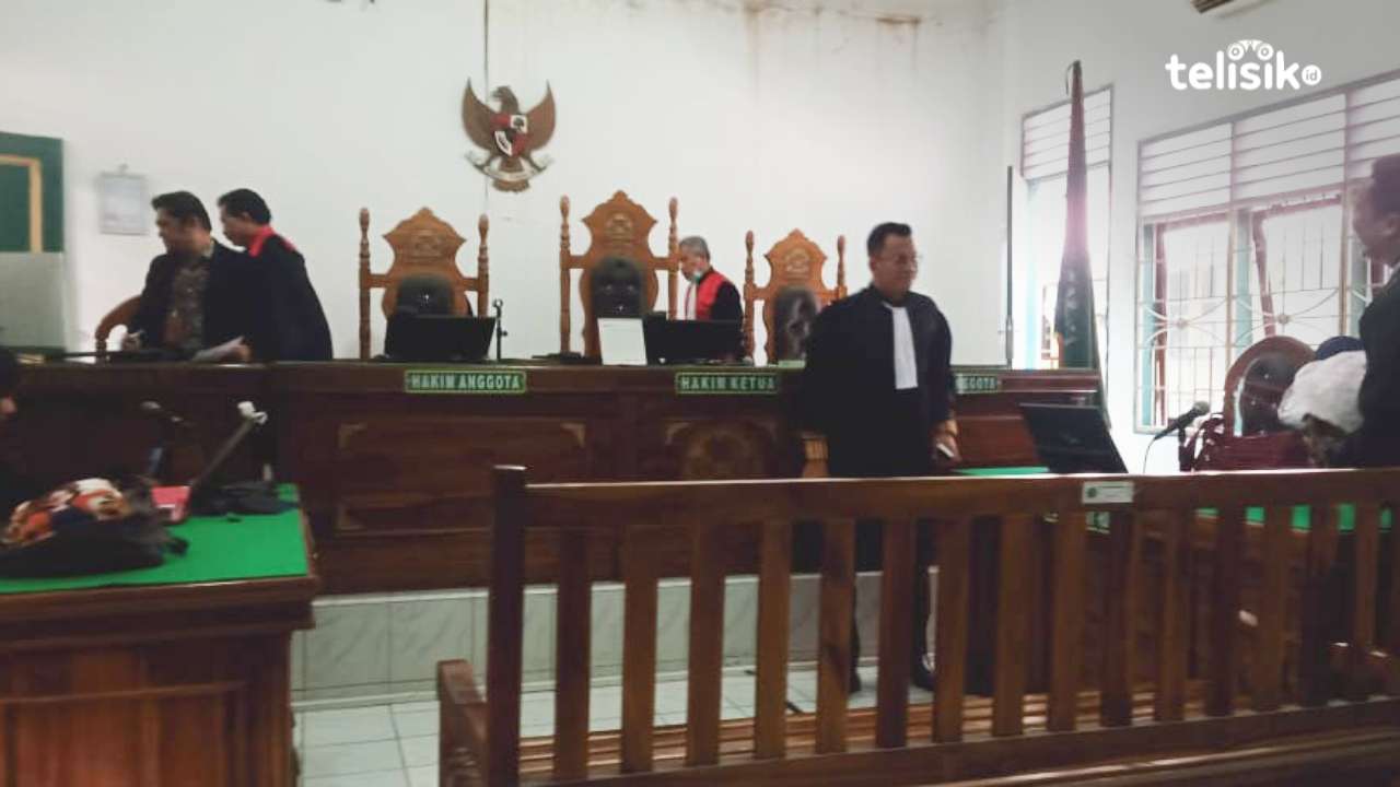 Hakim Tunda Sidang Dugaan Penghinaan Sebut Mujianto Mafia Tanah