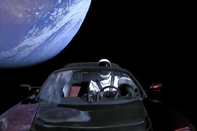 Ini Kabar Terbaru Tesla Roadster Milik Elon Musk Setelah 5 Tahun di Luar Angkasa