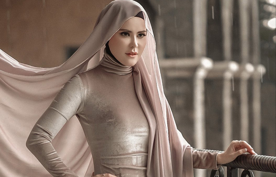 Kisah Angel Lelga yang Mualaf karena Ingin Menikah dengan Rhoma Irama