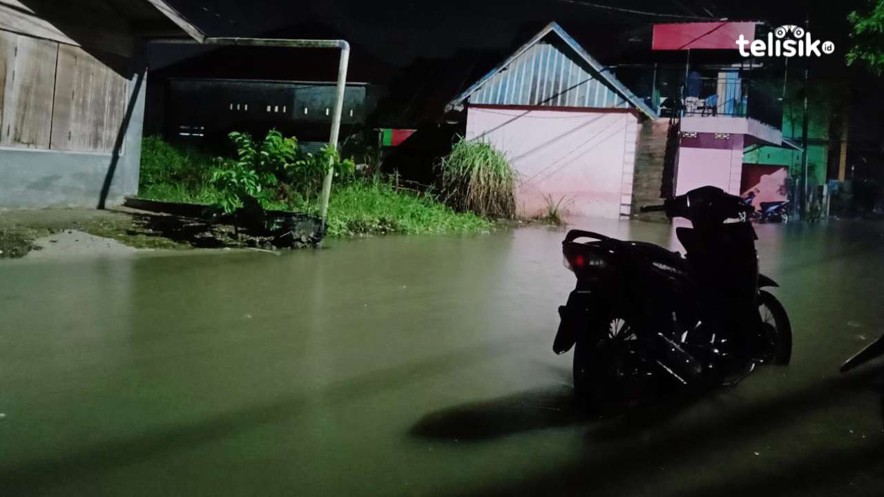 Lorong Area UHO Kendari Tergenang Air Akibat Hujan