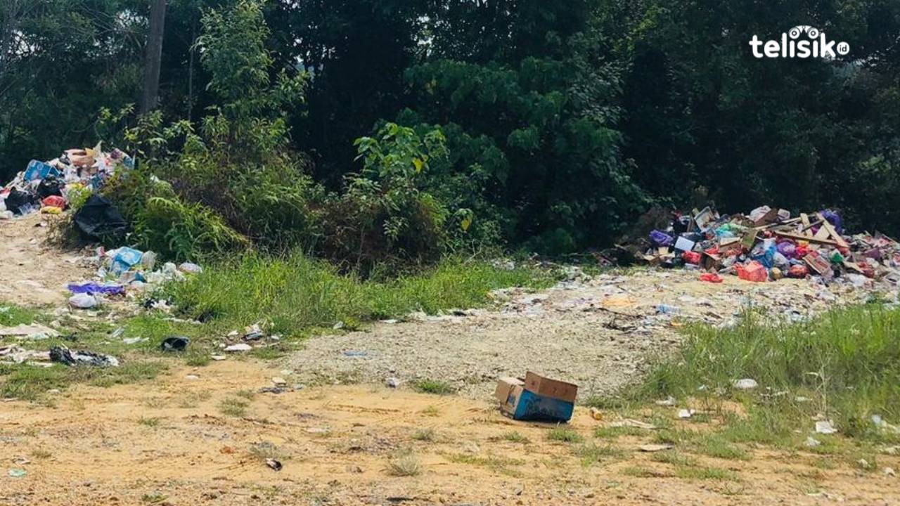 Masyarakat Lampeapi Konawe Kepulauan Resah Akibat Bau Sampah Menyengat