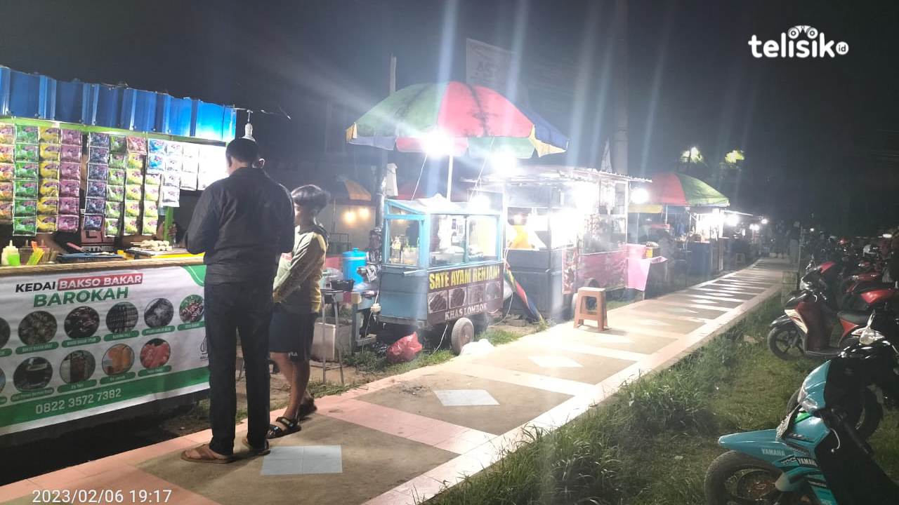 PKL Tolak Tarif Parkir di Bundaran Kantor Gubernur