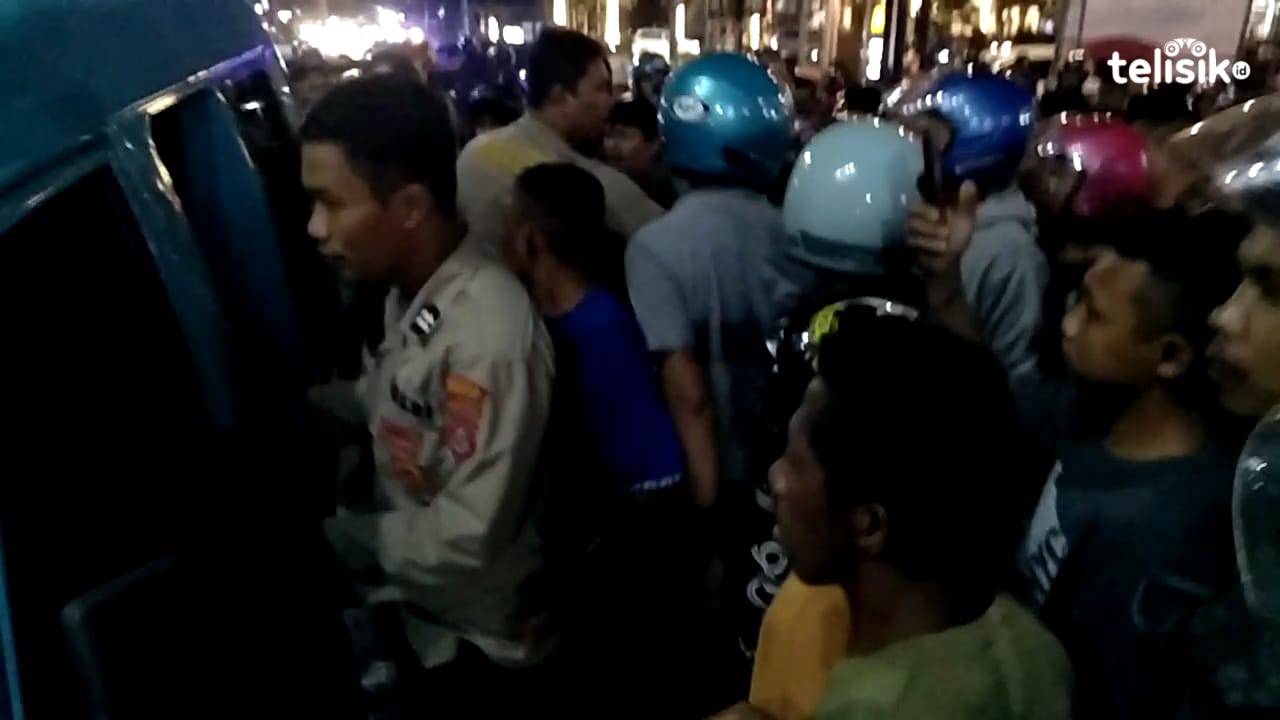 Polisi Tak Mampu Bendung Amuk Massa Ojol