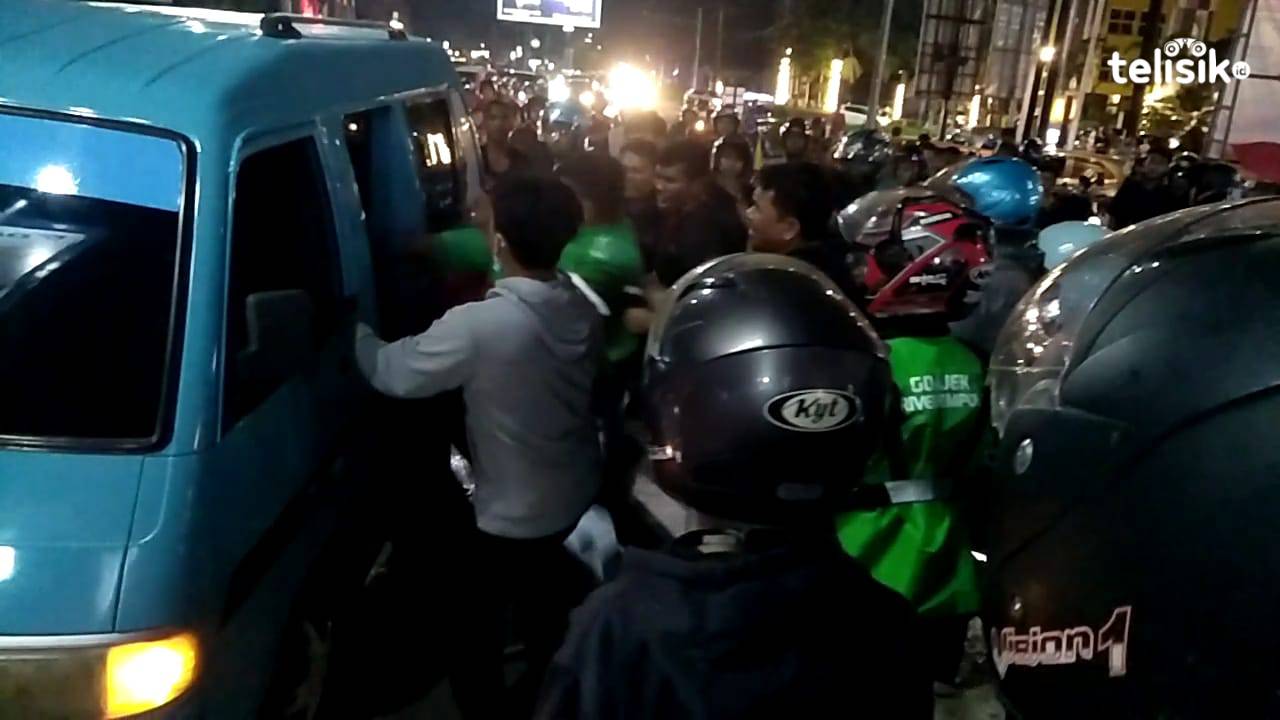 Ratusan Driver Ojol Bantu Rekannya yang Dianiaya