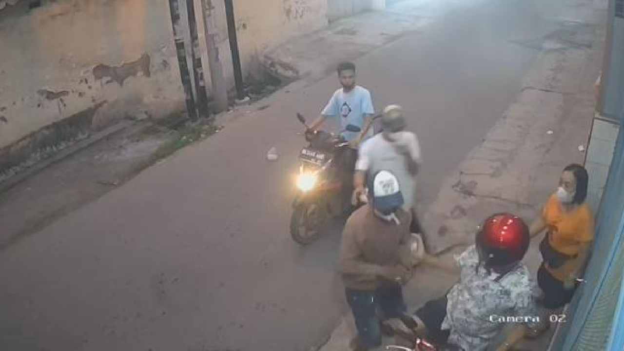 Sepeda Motor Pasutri Diembat Kawanan Begal Pakai Parang