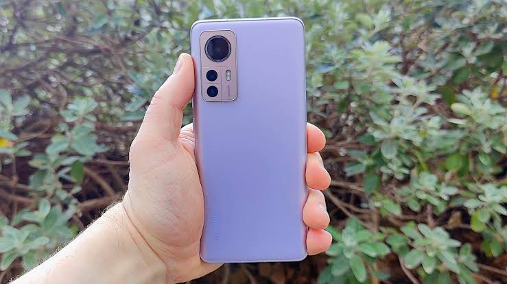 Xiaomi 12 Kini Turun Harga hingga Selisih Rp 1 Juta