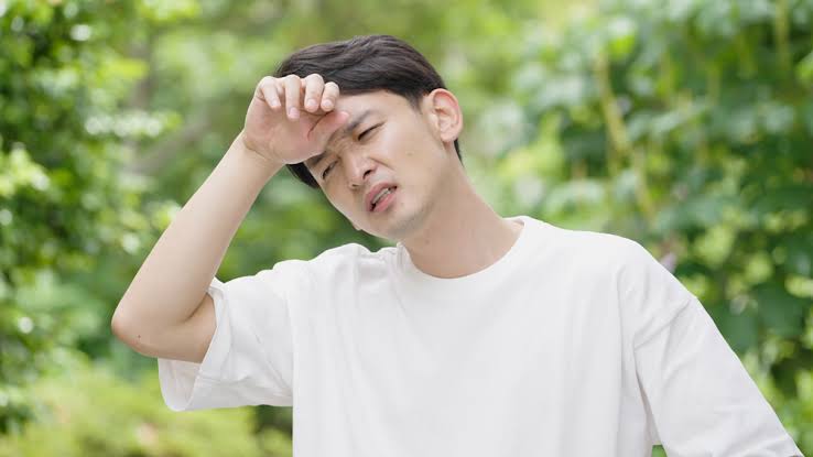 5 Tanda Kamu Dehidrasi Saat Puasa