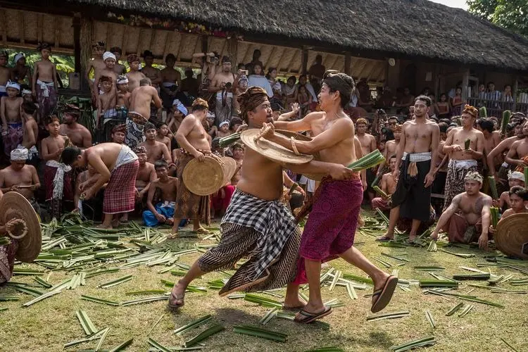 5 Tradisi Unik yang Hanya Ada di Indonesia