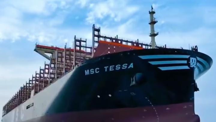 China Bangun Kapal Terbesar, Miliki Kapasitas hingga 24.000 Kontainer