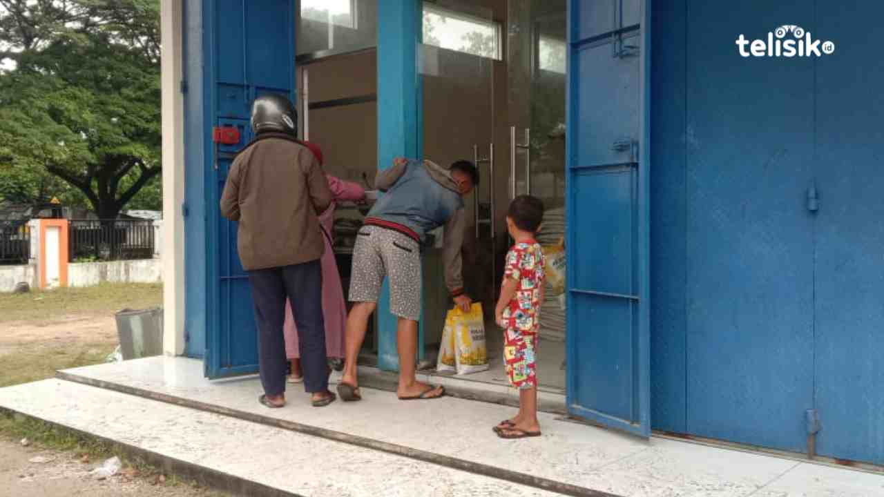 Bulog Raha Batasi Penjualan Beras ke Warga