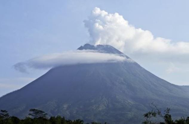 Deretan Mitos Gunung Merapi yang Penuh Misteri