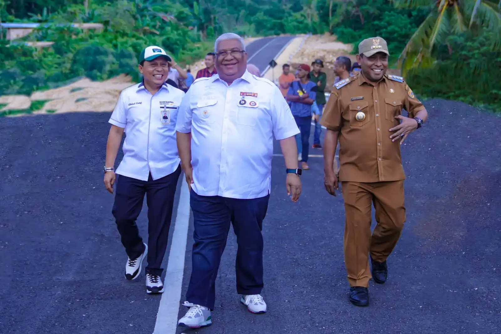 Gubernur Tinjau Proyek Pembangunan Infrastruktur Bank Sultra