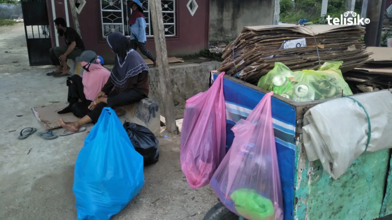 Pemulung dan Pengemis Keluhkan Beras Mahal dan Kurang Pendapatan dari Sedekah