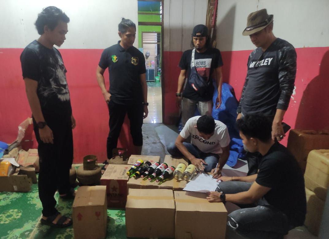 Ratusan Botol Miras Disita Polisi di Bombana