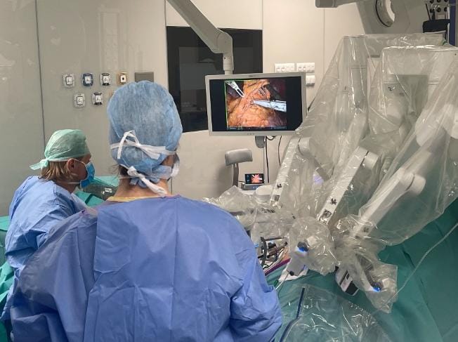 Rumah Sakit Gdansk Gunakan Robot Operasi Saluran Kemih di Polandia 