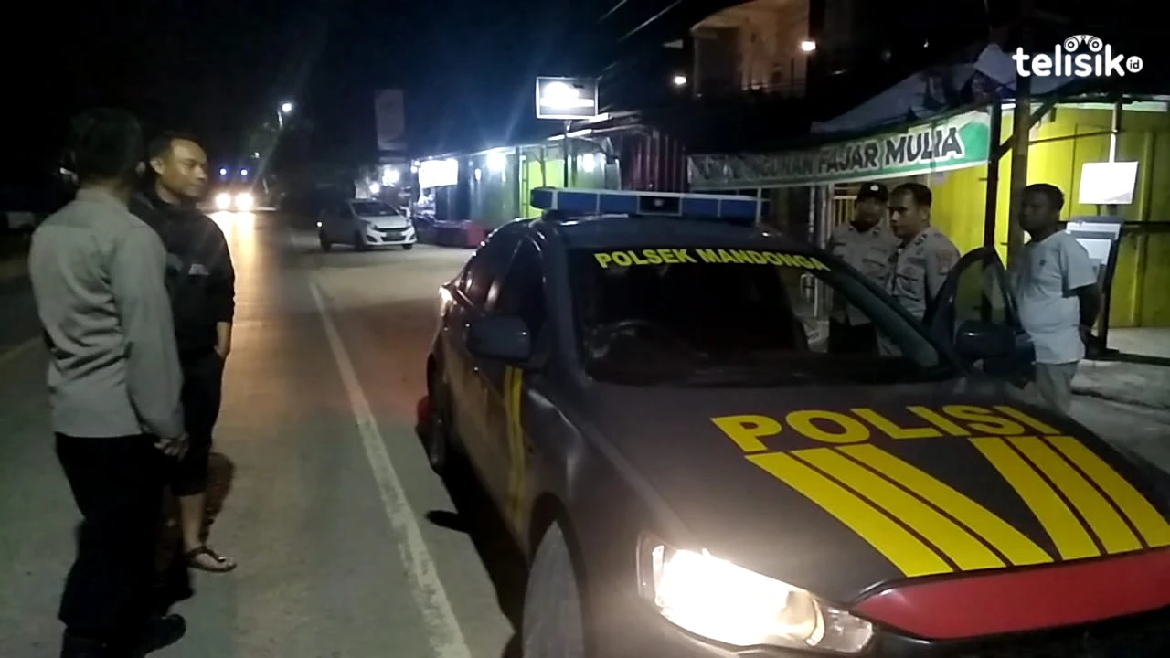 Seorang Pemuda Dibusur Saat Sedang Tidur