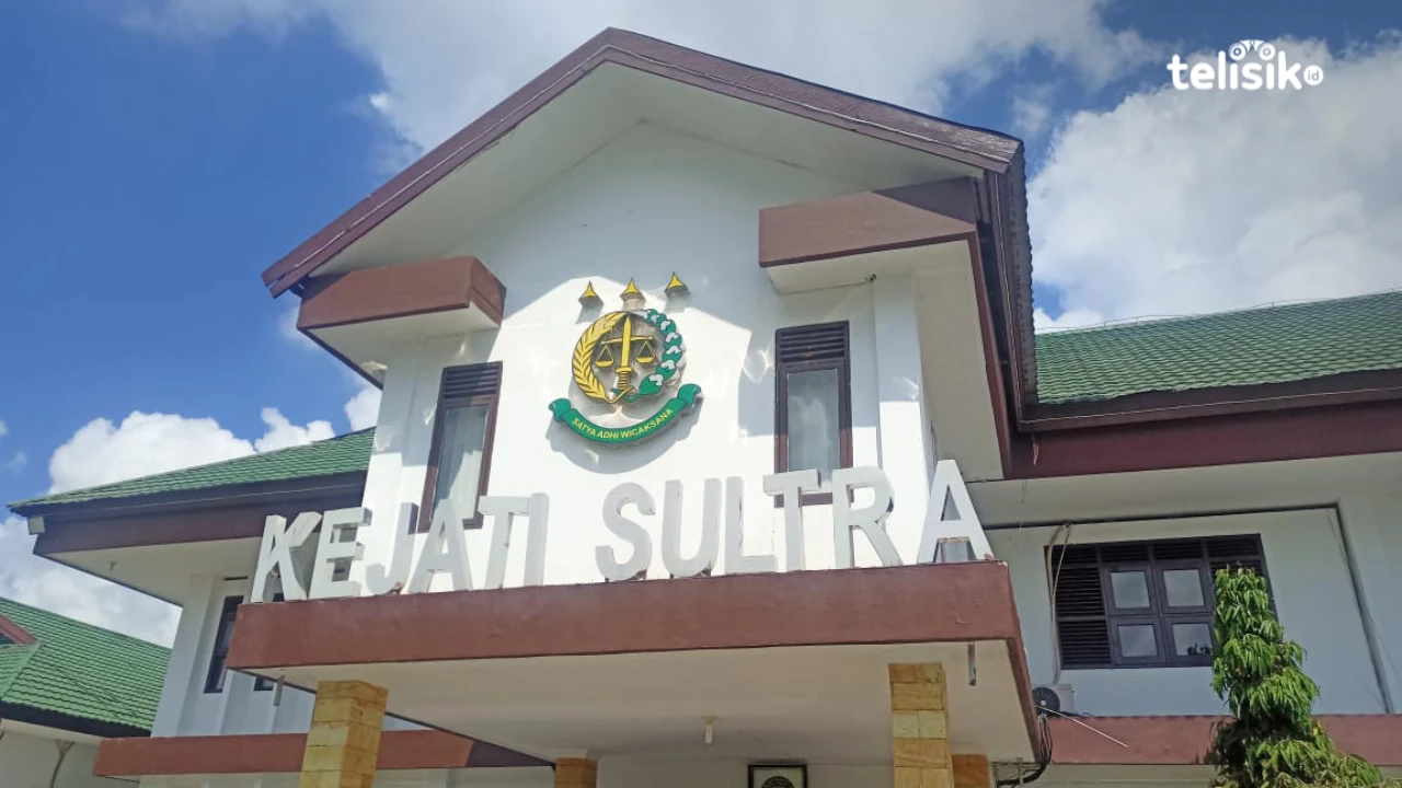 Sulkarnain Kadir Diperiksa Penyidik Kejati Sulawesi Tenggara Terkait Kasus Dugaan Suap