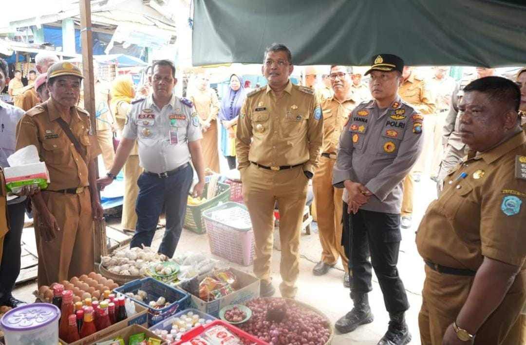 Tekan Laju Inflasi Pj Bupati Buton Tengah Lakukan Sidak