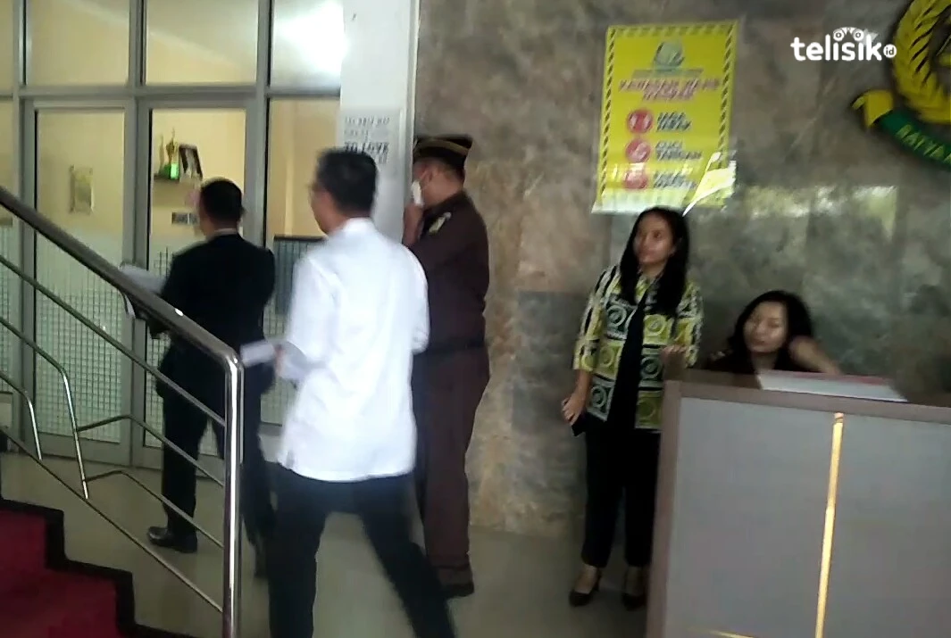 Tiba di Kejati, Sulkarnain Kadir Kembali Jalani Pemeriksaan