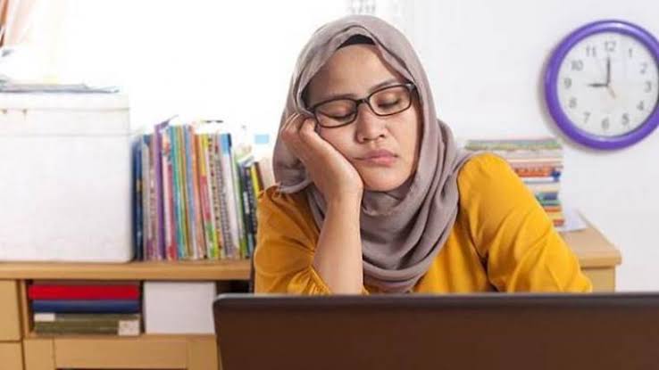 3 Cara Mudah Atasi Ngantuk Saat Berpuasa