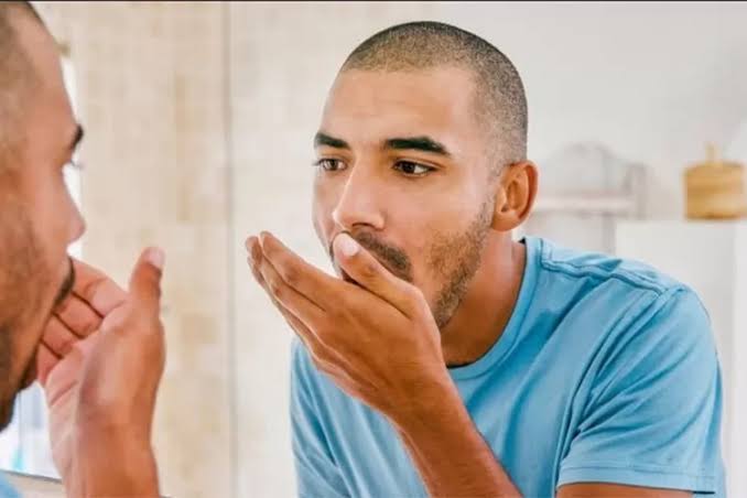 6 Tips Menjaga Nafas Tetap Segar Selama Puasa